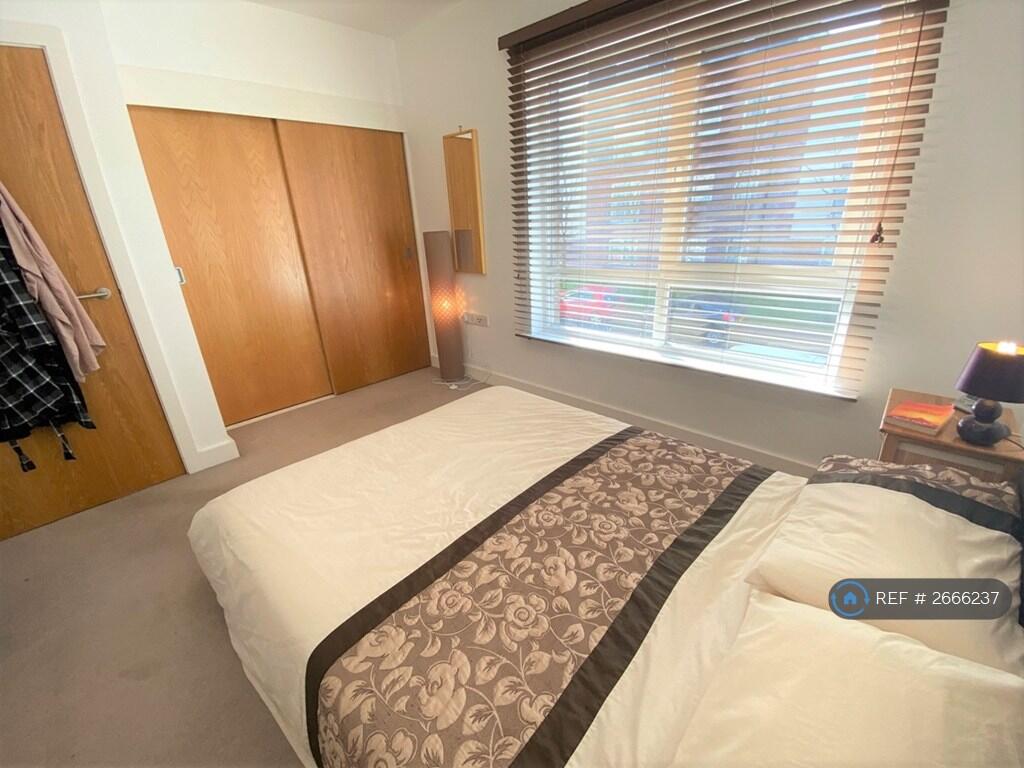 Second Bedroom - Inbuilt Wardrobe