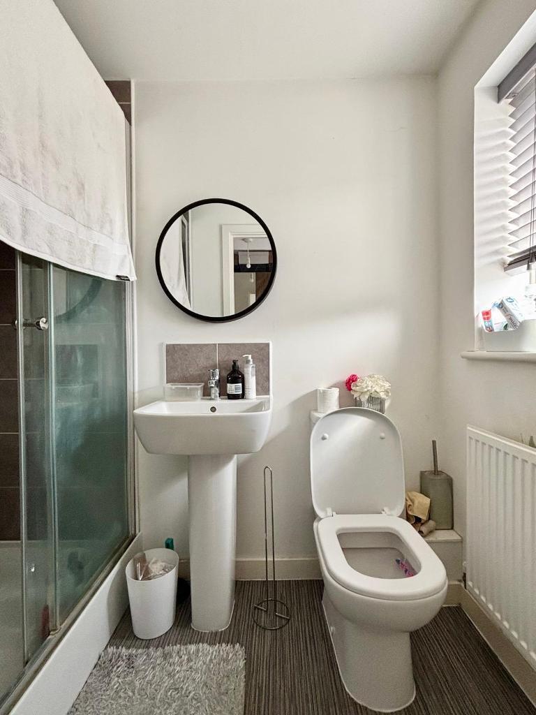 En-Suite To Bedroom 1