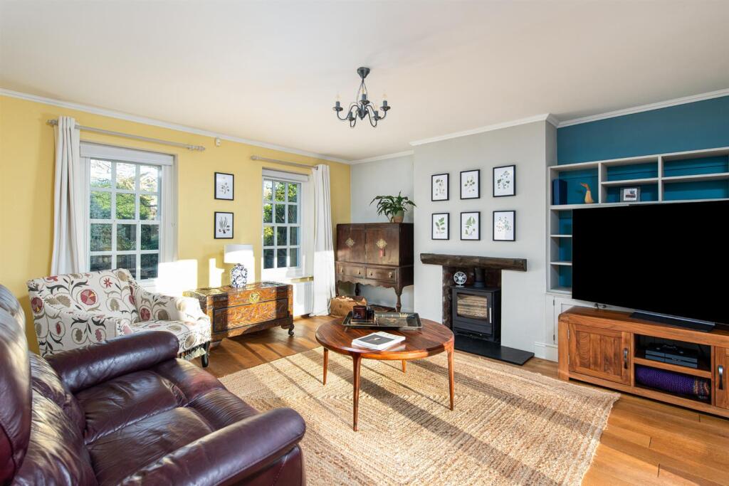 Sitting_Room_1.jpg