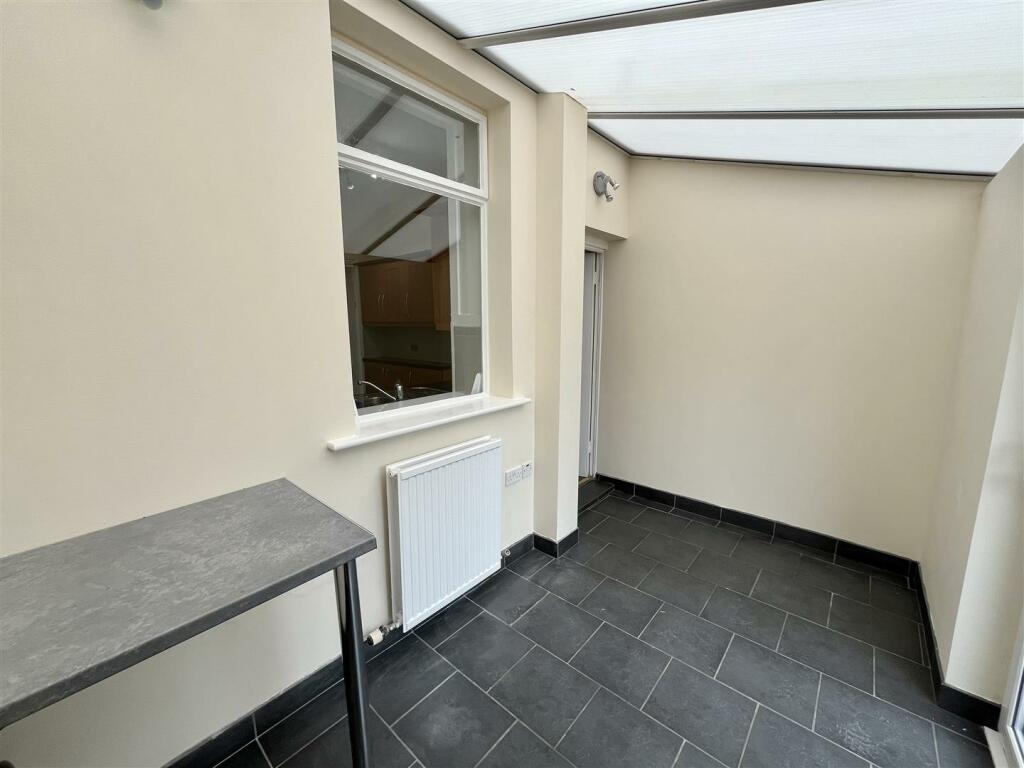 Sunroom/Utility