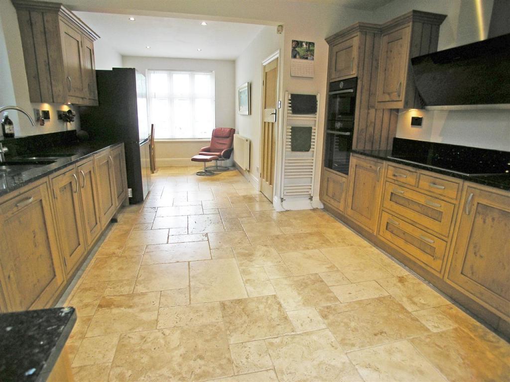 Kitchen /