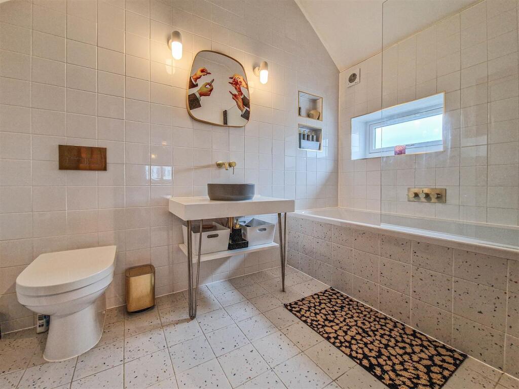 Bathroom/w.c