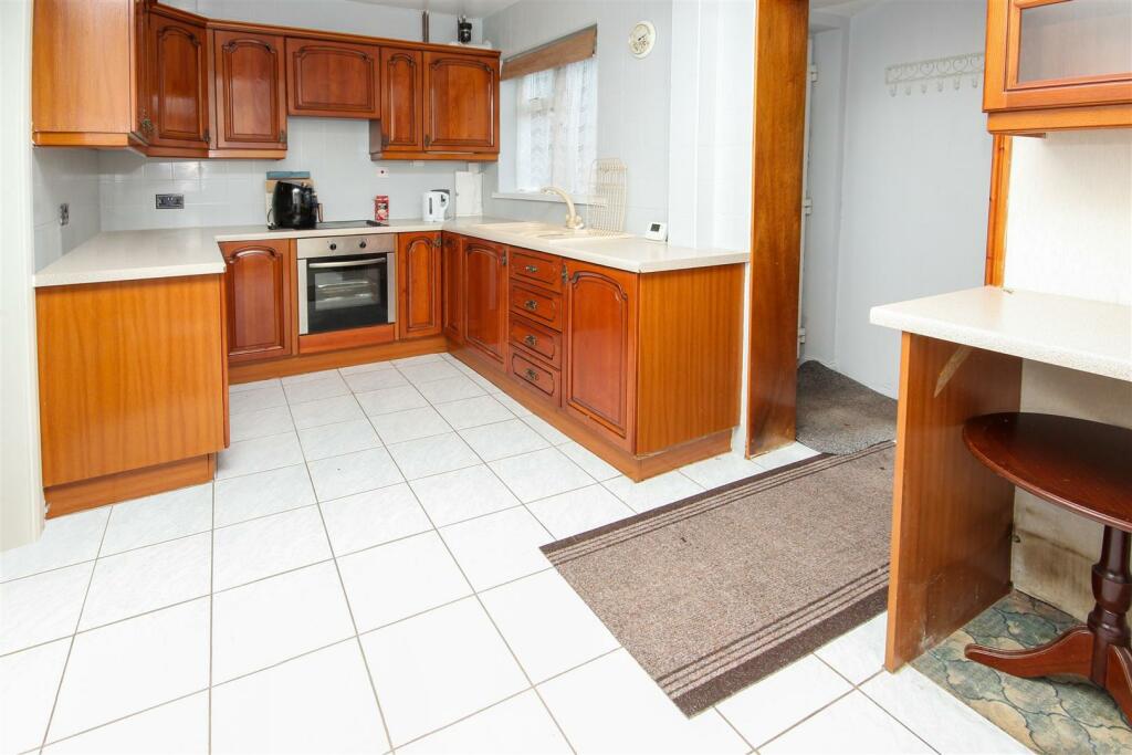 Kitchen Breakfast Room.JPG