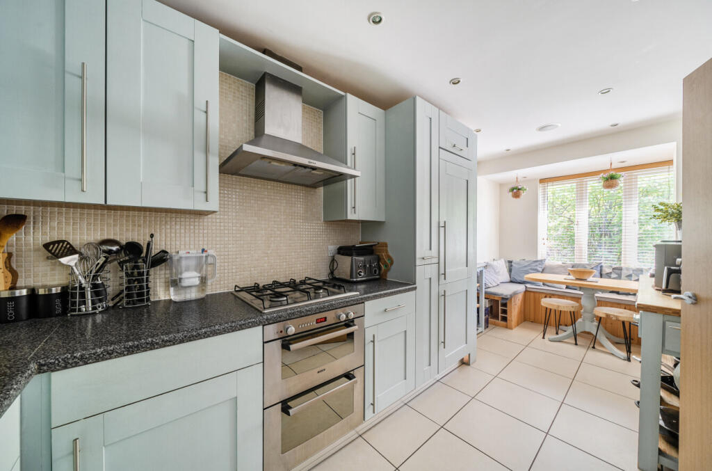 1318894-10-686b68...