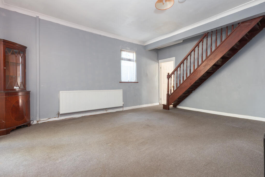 296 WOODHOUSE LANE-4