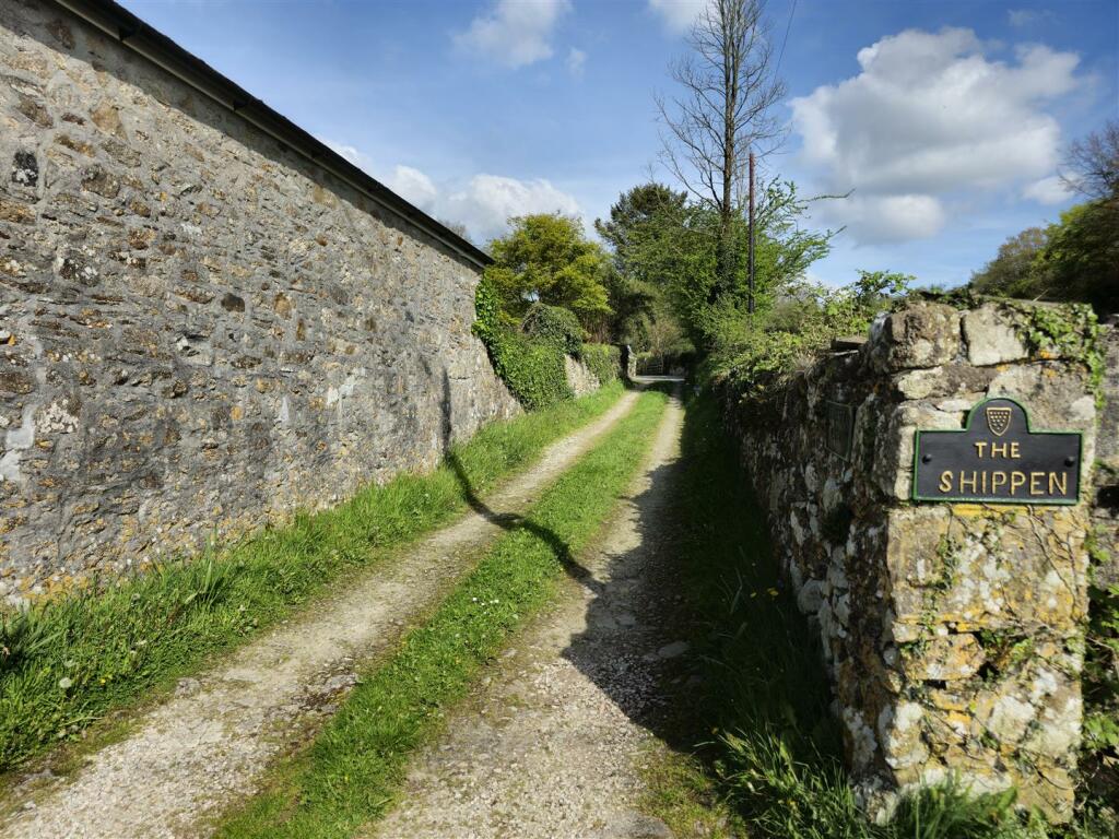 Additional driveway.jpg
