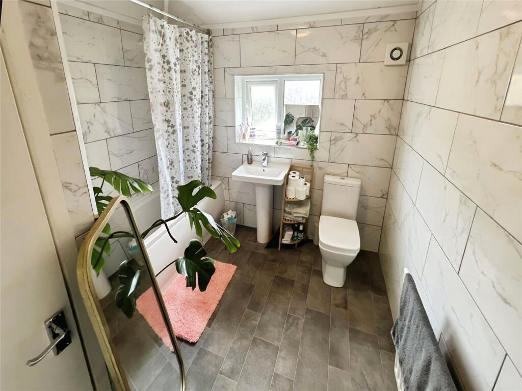Main Bathroom