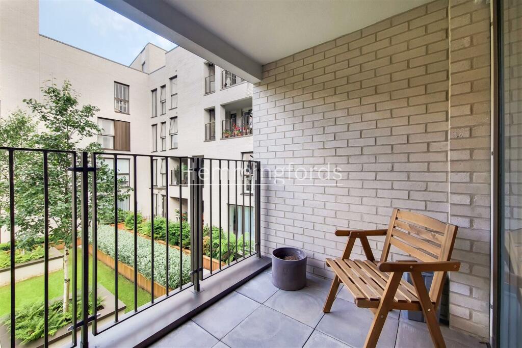 4_Balcony-1.jpg