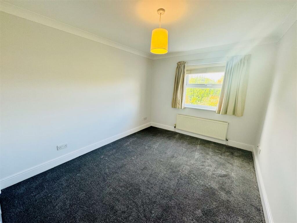 bedroom..jpg