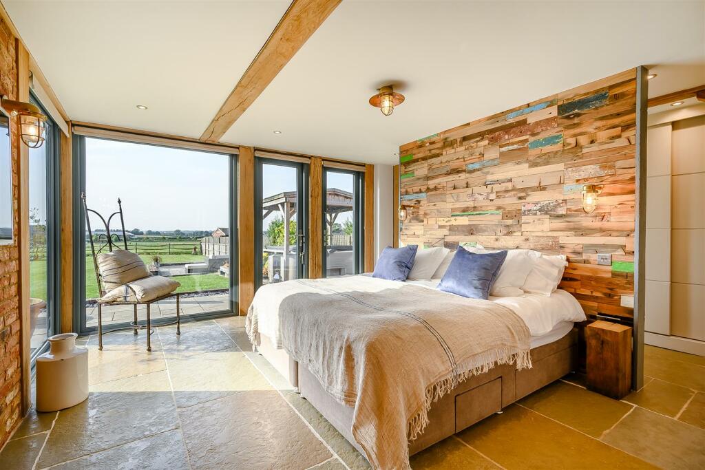 8568517-interior24.jpg