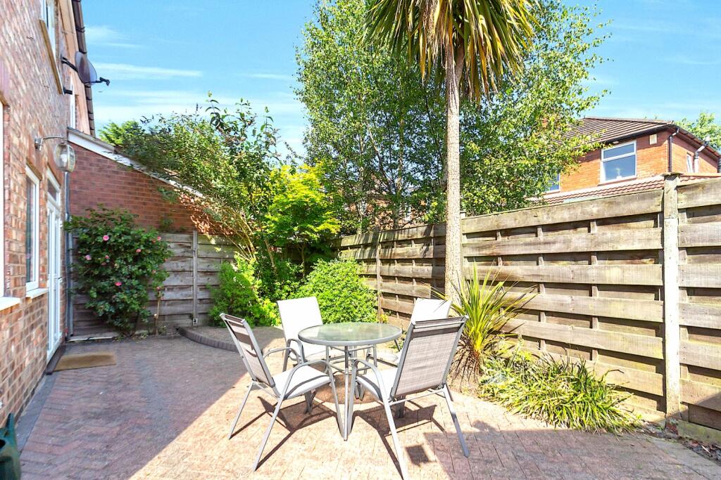 6 Nunthorpe - Garden1