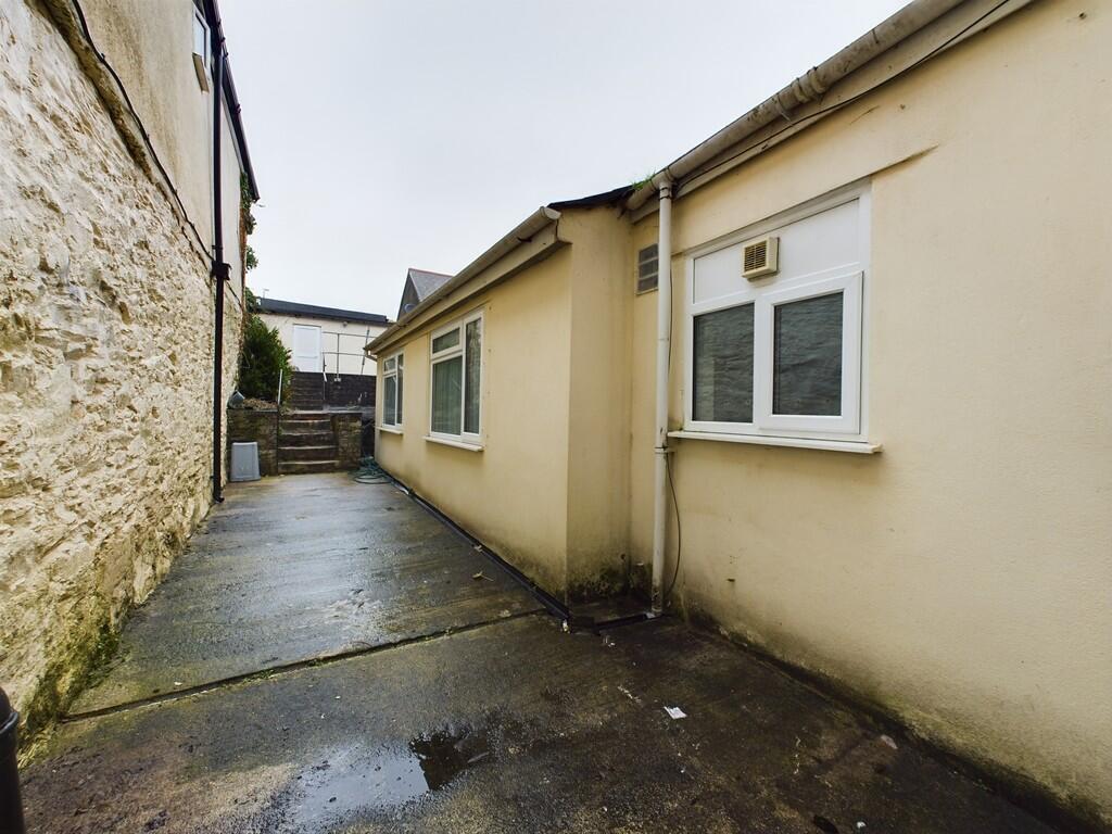 CAM03974G0-PR0102...