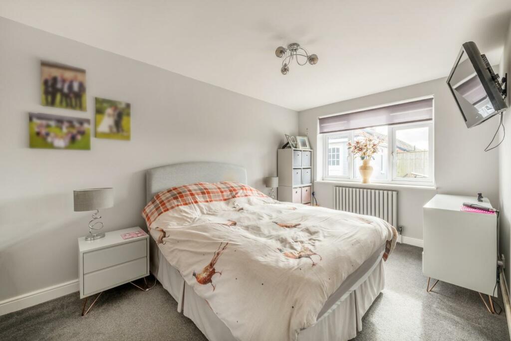 6 Hyldean Close -11.jpg