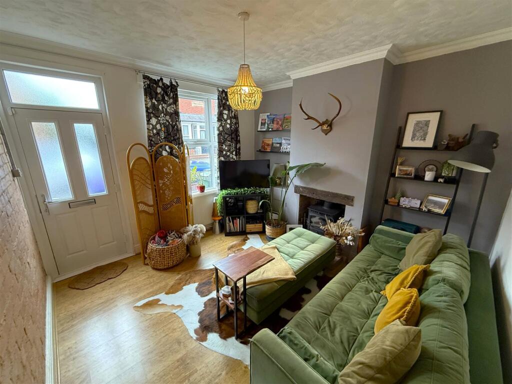 Living Room A.JPG
