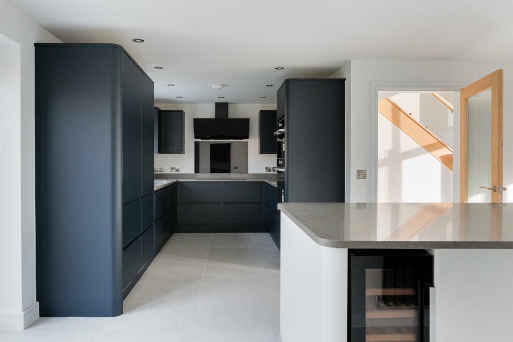 Kitchen Breakfast Family Room