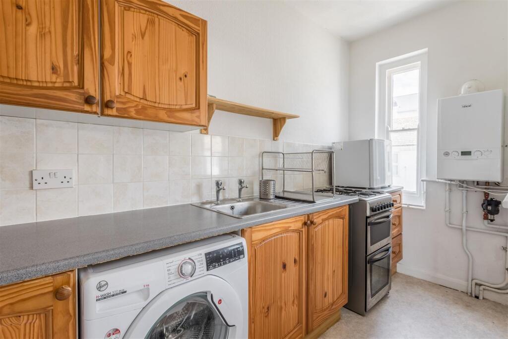 Flat 4, 30 Buckingham Street-3.jpg