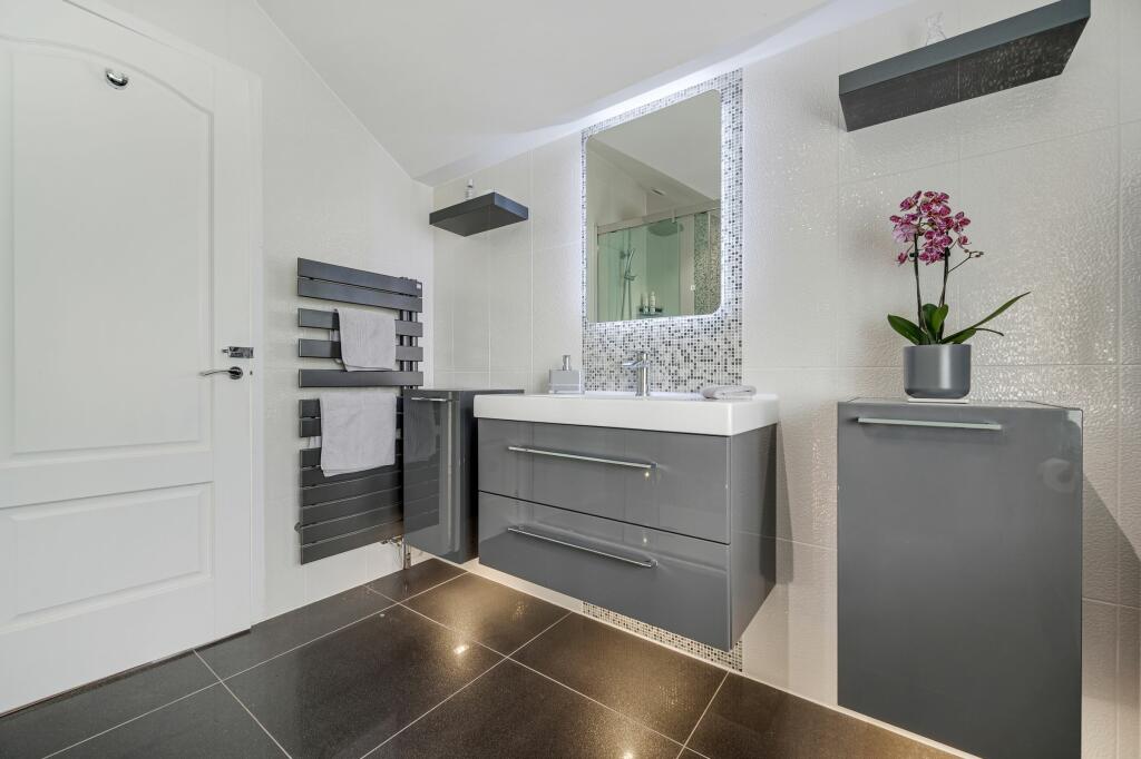 Ensuite