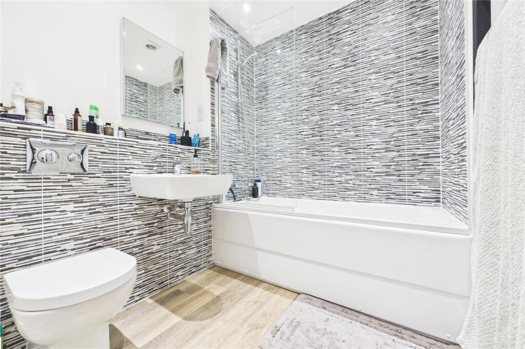 Bolton Drive, Shinfield, Reading, Berkshire, RG2