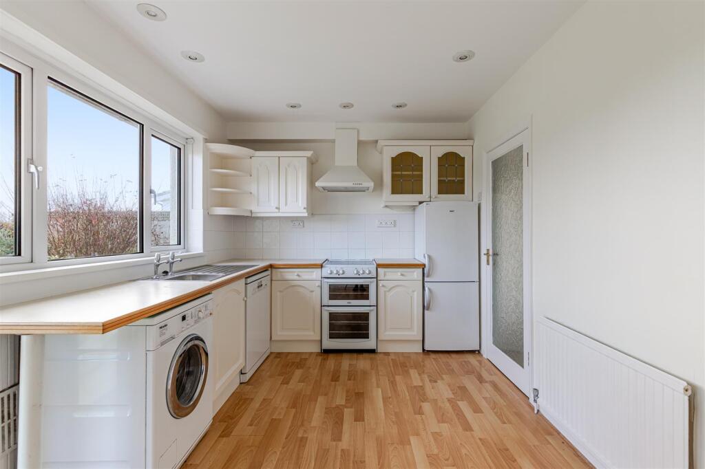 A10 - Red Tor, Seaway Lane Torquay - 251113.jpg