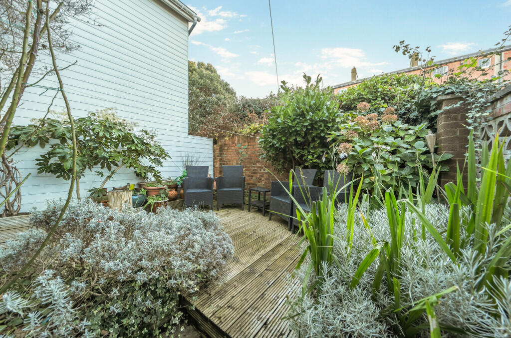 1384607-24-692081...