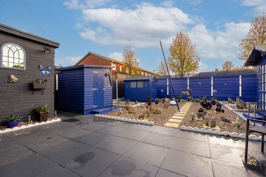 7 Lincoln Road, B...