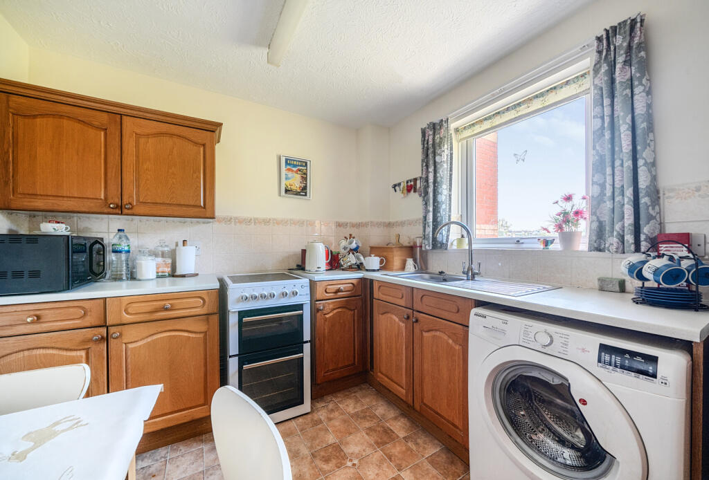 1350692-4-68c291b...