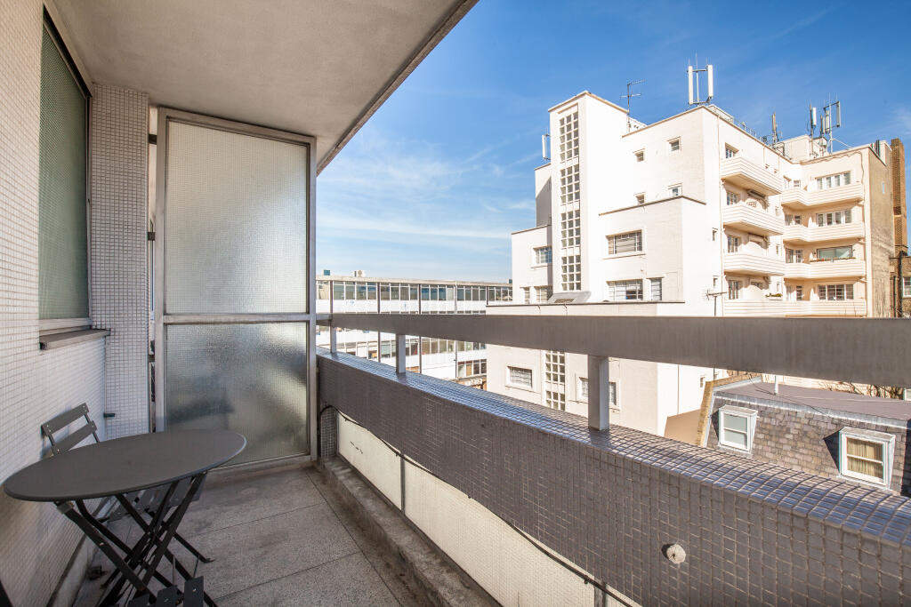 Balcony 1.jpg