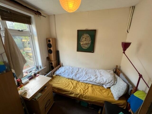 32 Dudley Road Bedroom