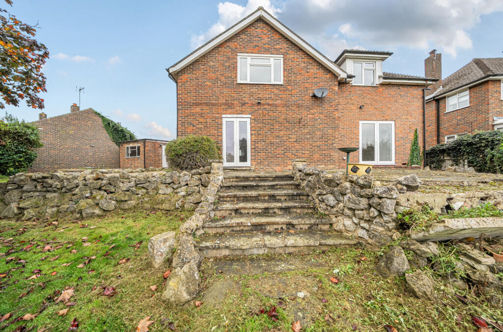 1370793-4-68f0f34...