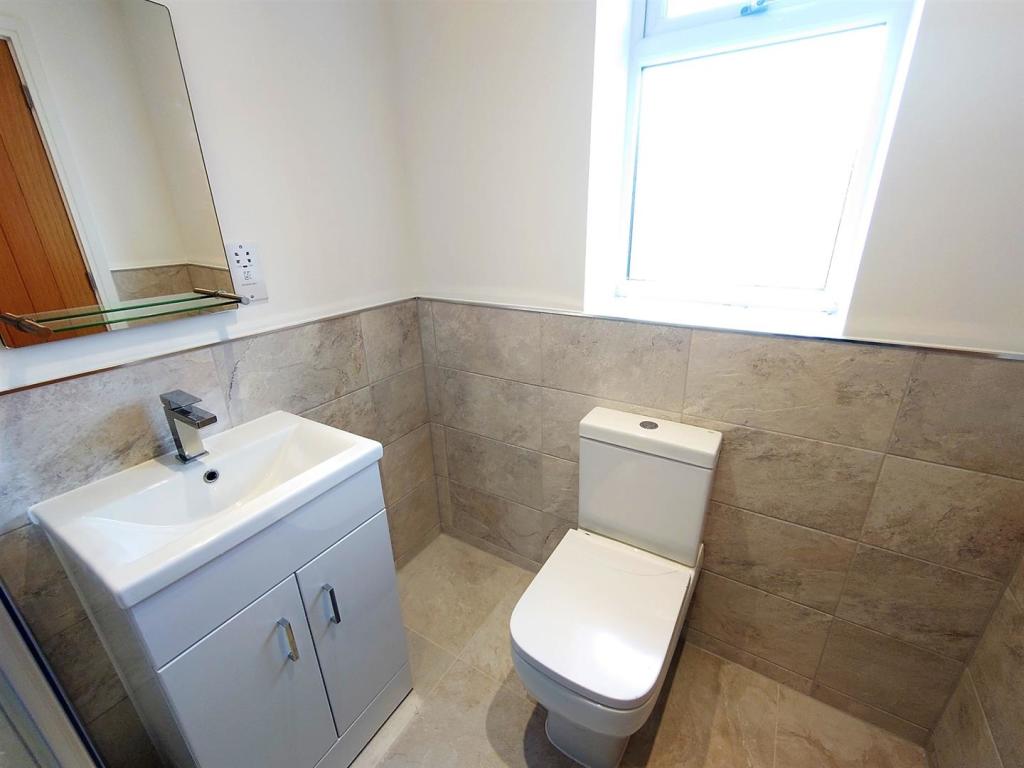 En-suite b.jpg