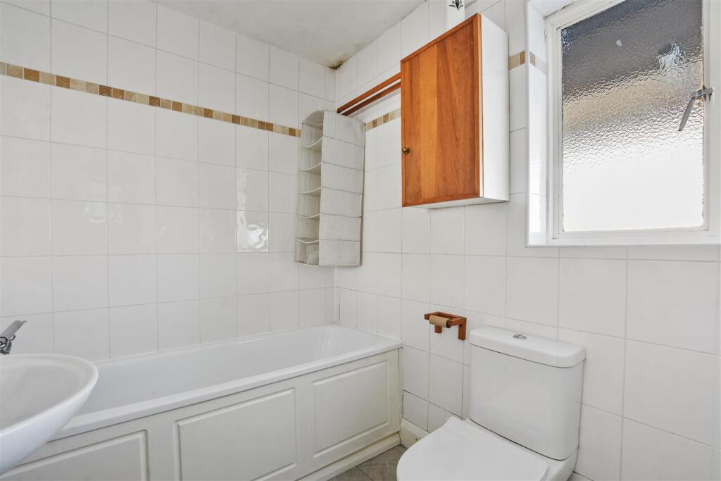 02-b1fdGCWT - FFF 32 Llbert St - Bathroom 3 -Origi