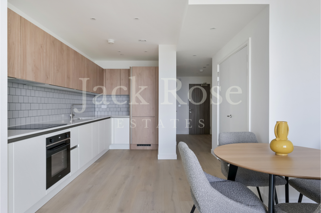 Kitchen &amp; Dining Area