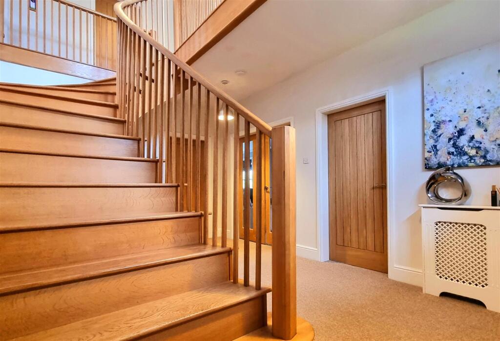 3 - Entrance Hall.jpg
