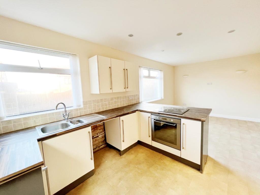 Kitchen Diner 1.jpg