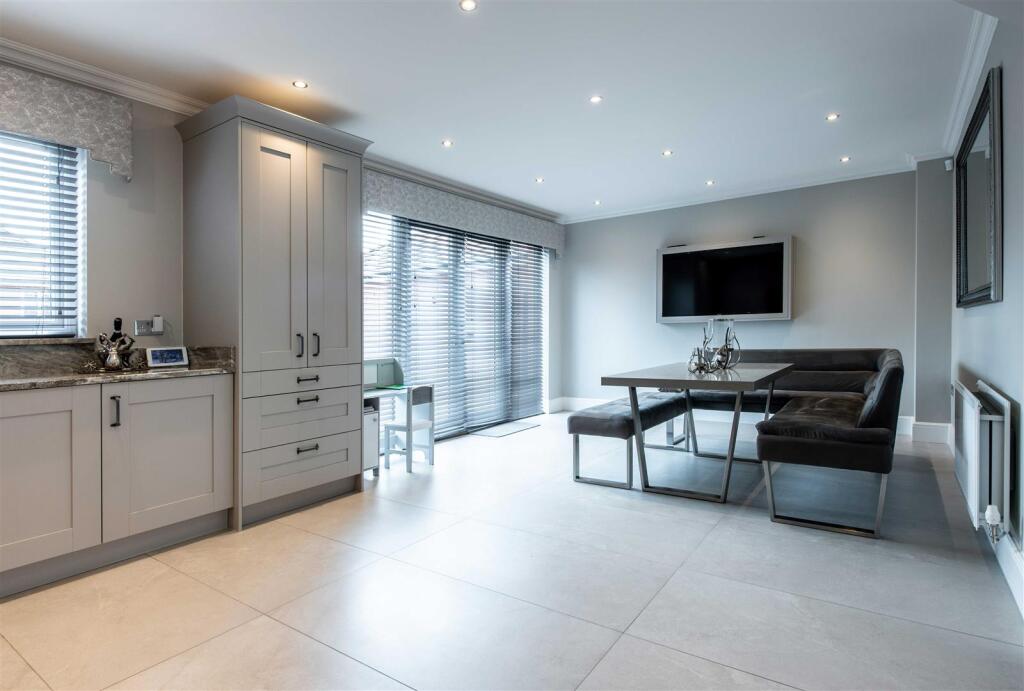 Kitchen Diner