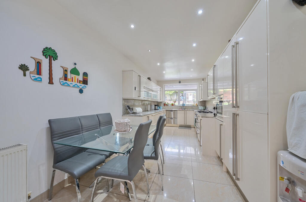 1374418-17-690464...