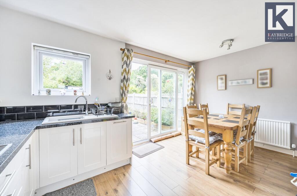 Worcester Park - KT4 8XZ