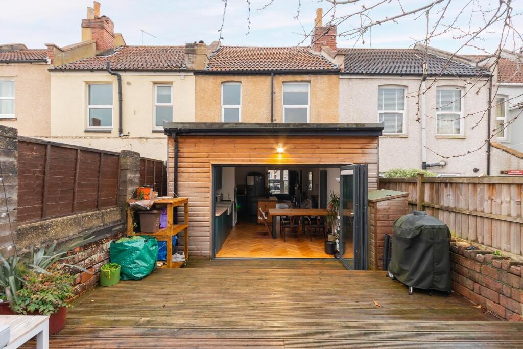 1U1SRBN - External E.jpg