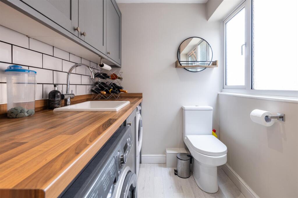 UTILITY ROOM .jpg