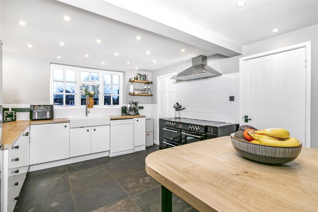 Kitchen/Breakfast Rm