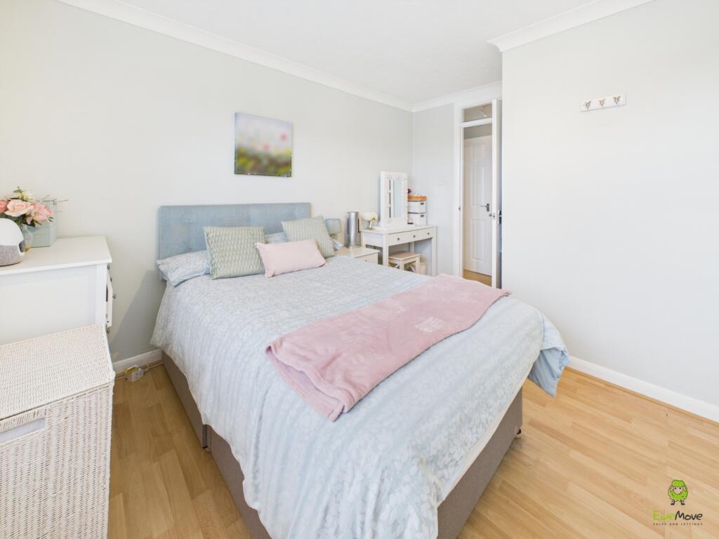 CAM03418G0-PR0186-STILL001