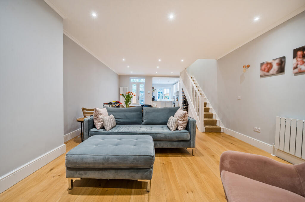 1356829-13-68dfb8...