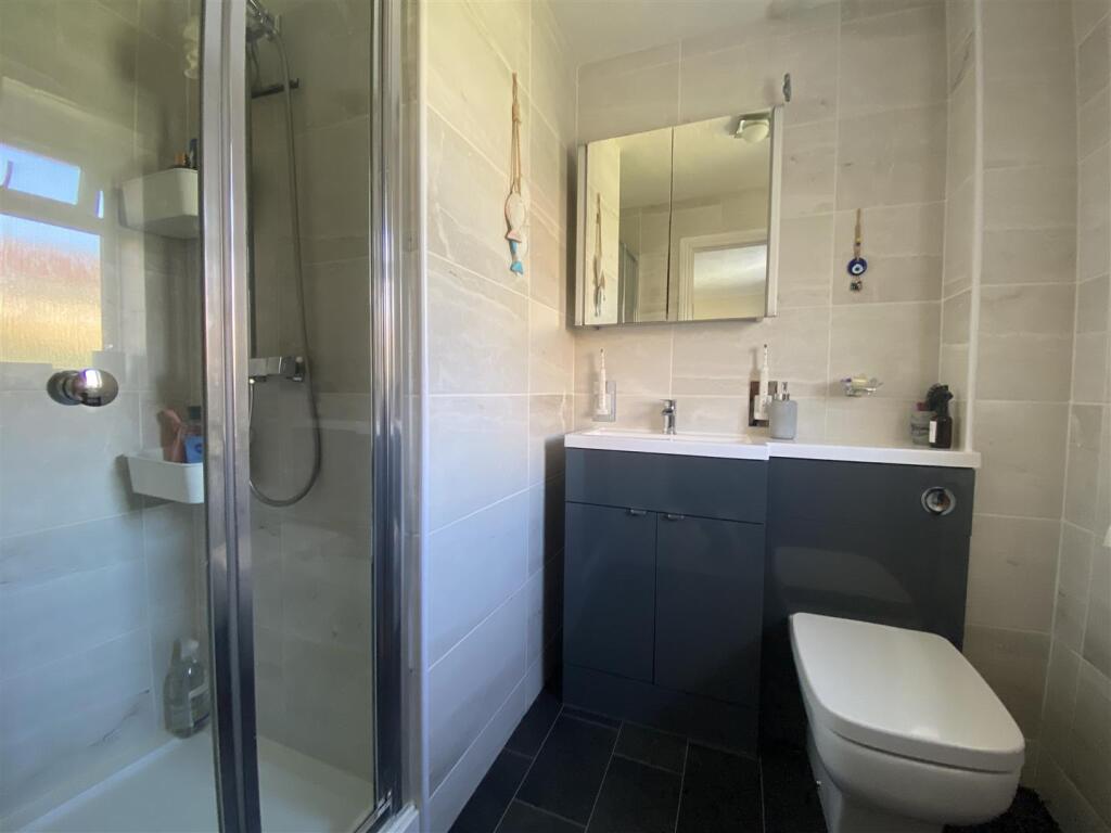 ENSUITE SHOWER ROOM