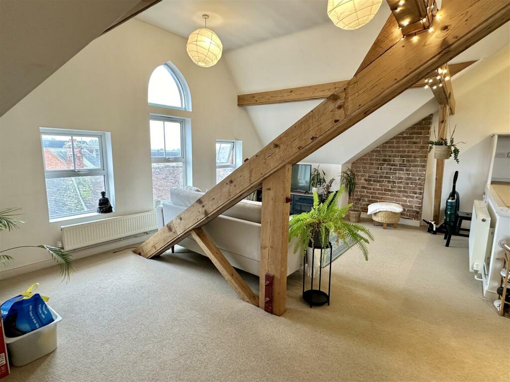 OPEN PLAN LIVING/DINING/KITCHEN