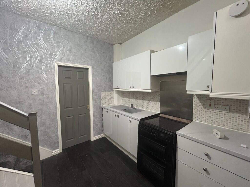 Kitchen (d)