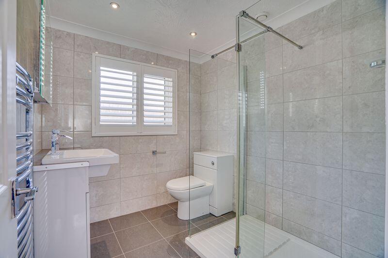 En-Suite to Master Bedroom