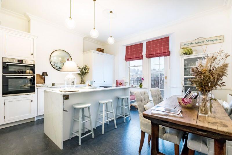 Kitchen/Breakfast Room