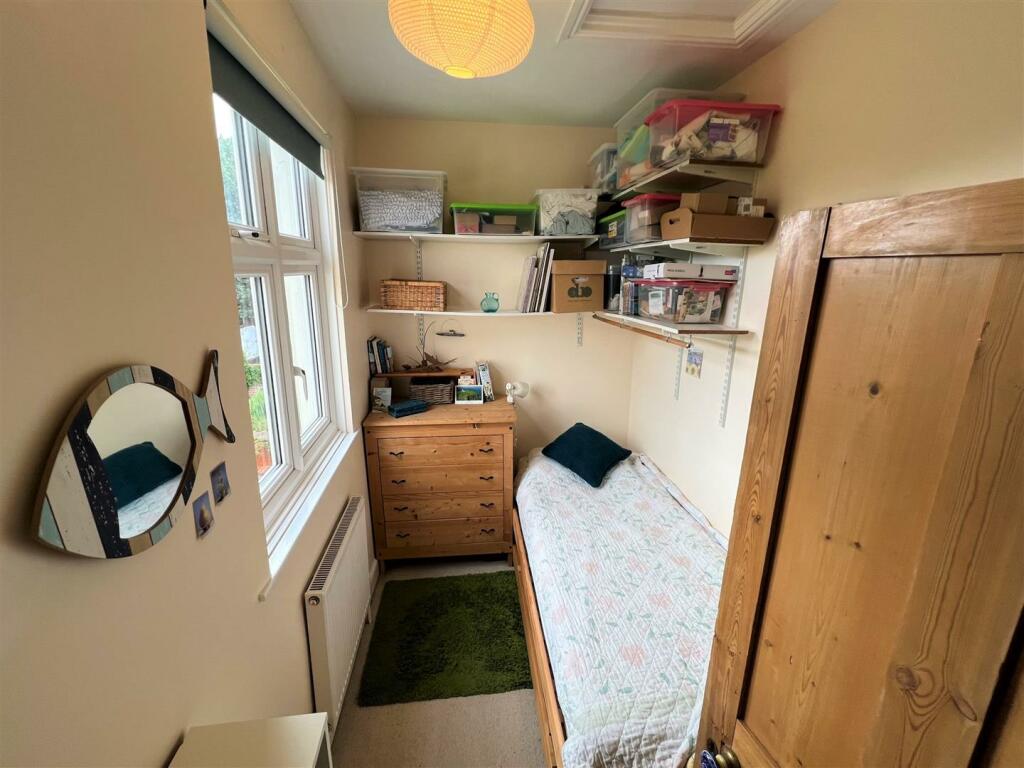 Bedroom 4.JPG