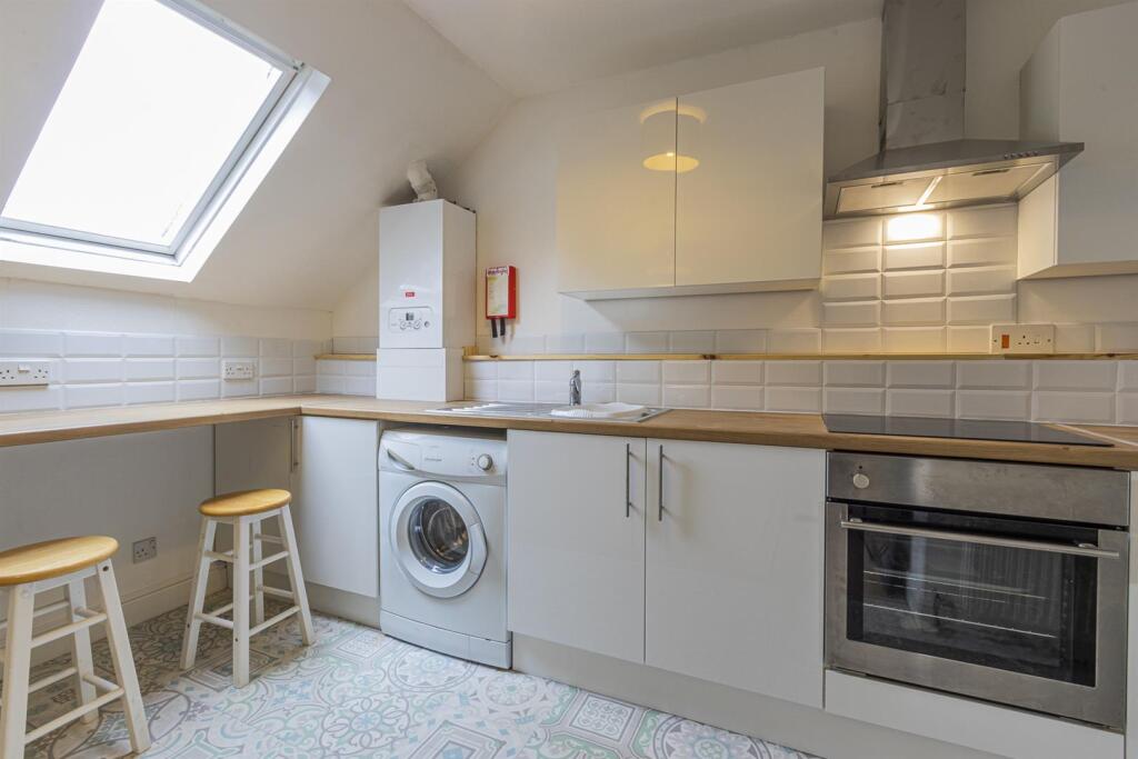 Connaught Road 78, 4-2.jpg