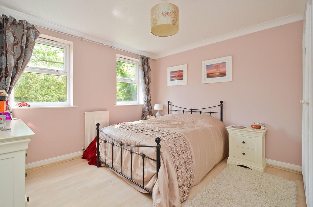 20 Foxwood Green ...